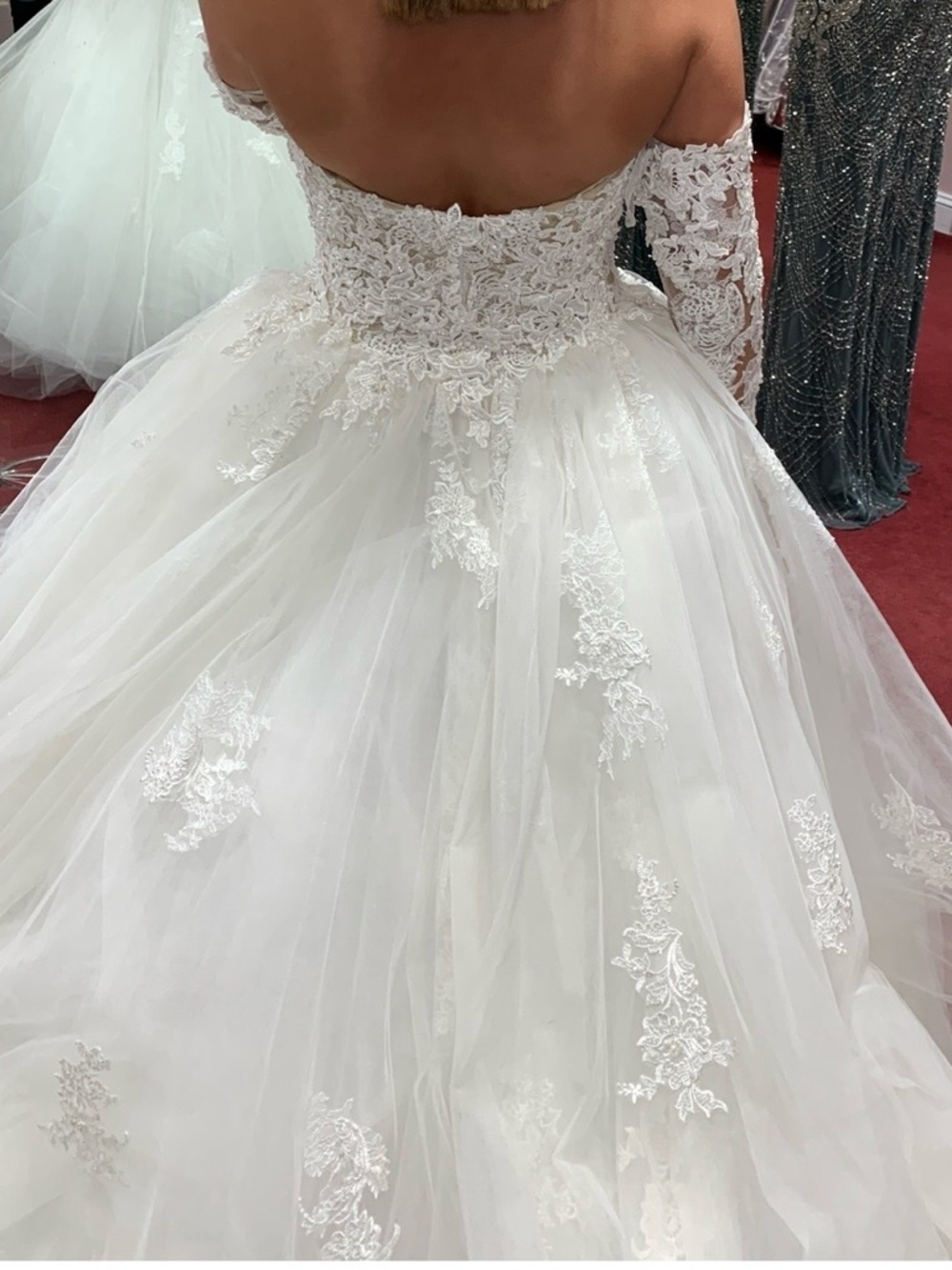 custom made Ivory Off-Shoulder Lace Ball Gown Wedding Dress size 2/4 - Picture 9 of 12